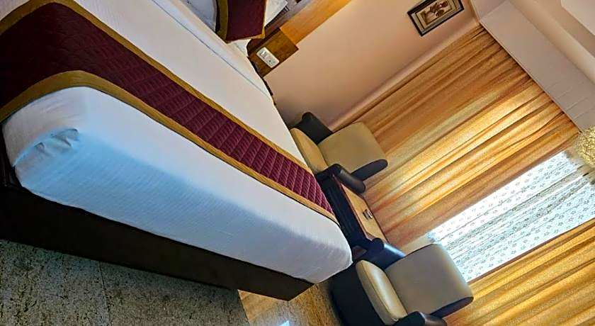 Golden Metro Hotel