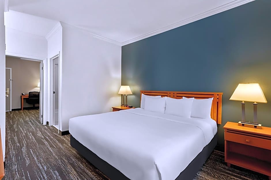 Clarion Suites Anchorage Downtown