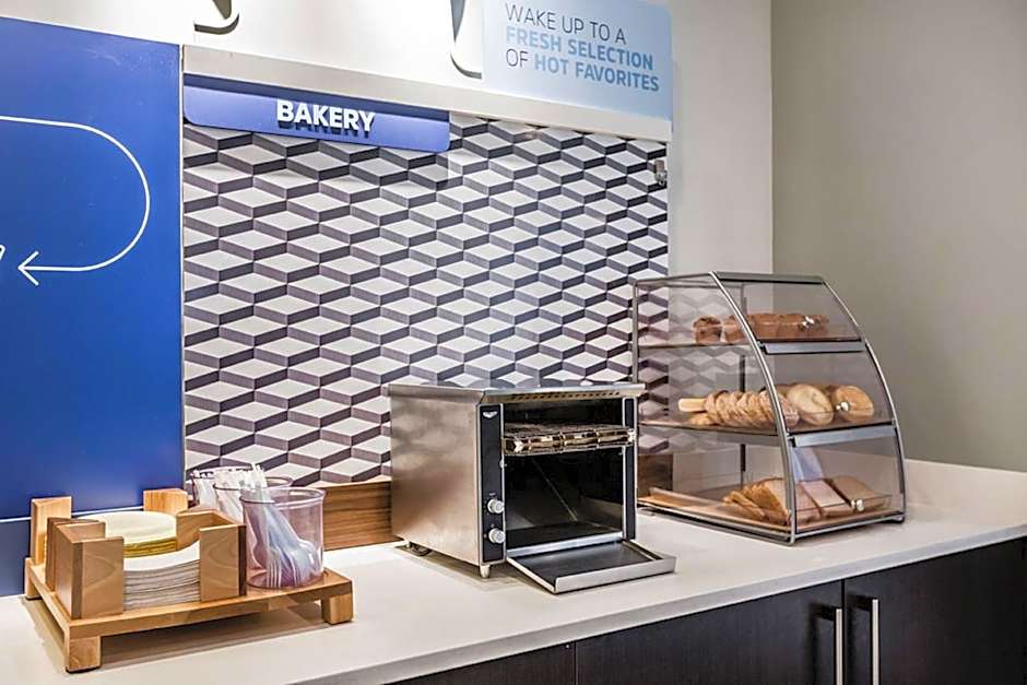 Holiday Inn Express & Suites Edmonton N - St. Albert By IHG