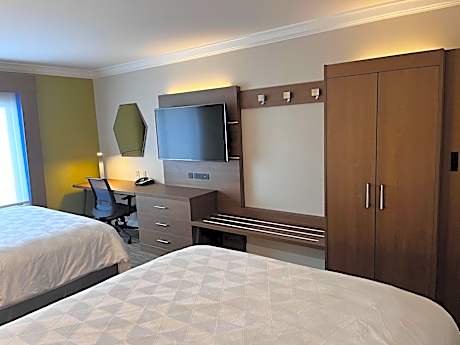 2 Queen Beds Standard