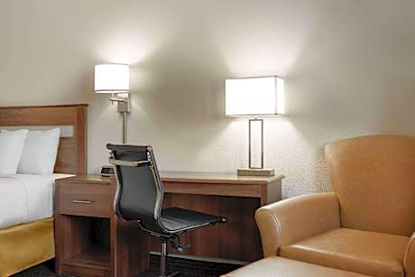 Travelodge by Wyndham Vaughn