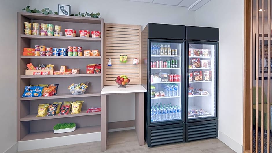 Holiday Inn Express & Suites Dinuba West