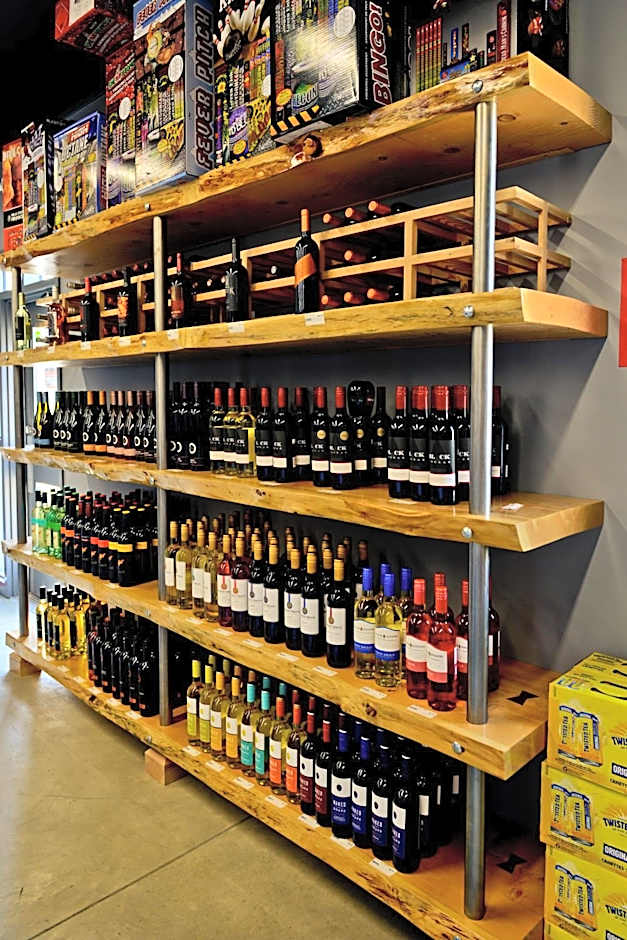 121 Steakhouse & Motel