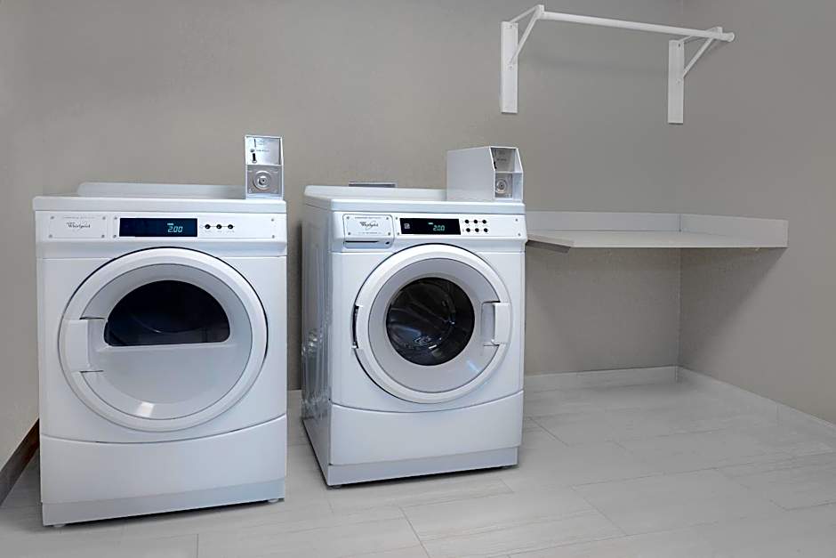 Holiday Inn Express & Suites Bryan - College Station By IHG