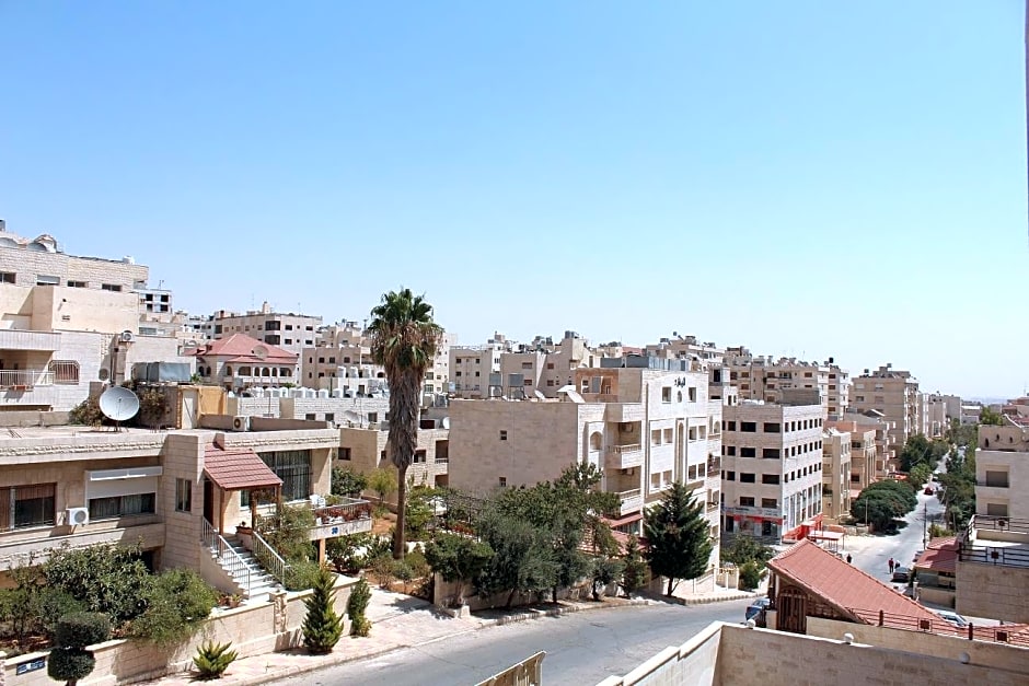 Al Fanar Palace Hotel and Suites