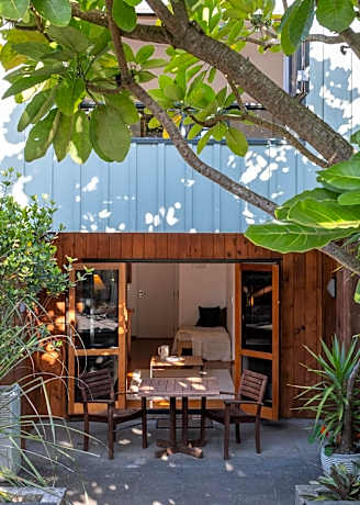 Bow Street Apartments & Cottage