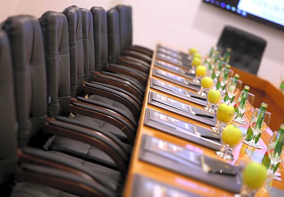 TOLIP Golden Plaza Hotel