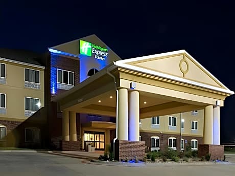 Holiday Inn Express & Suites Childress by IHG