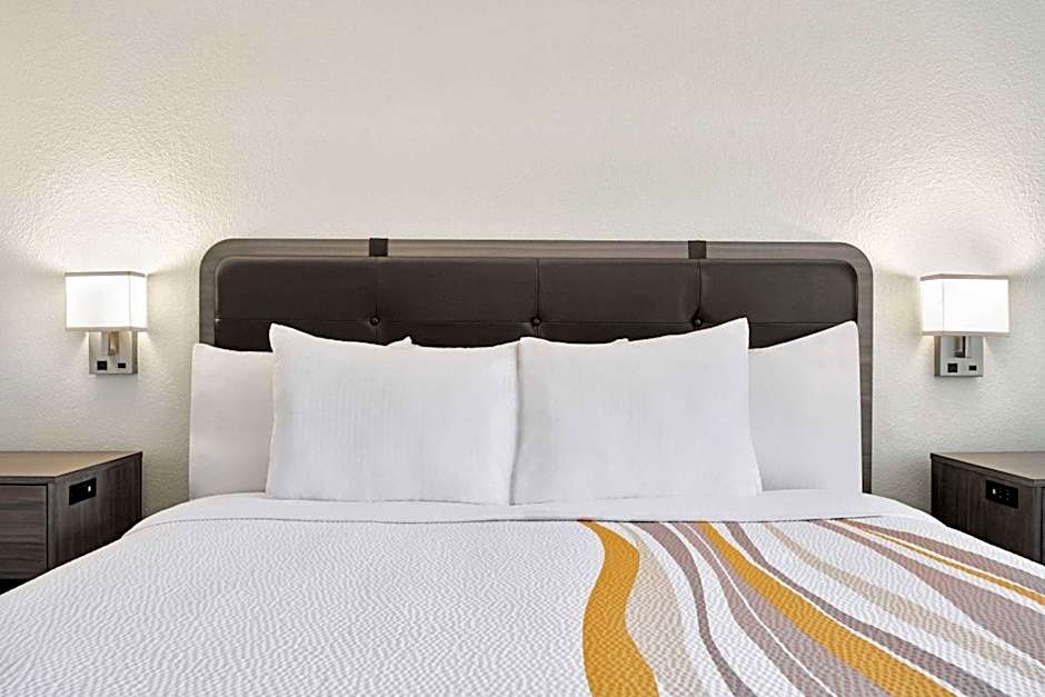 La Quinta Inn & Suites by Wyndham Hesperia Victorville