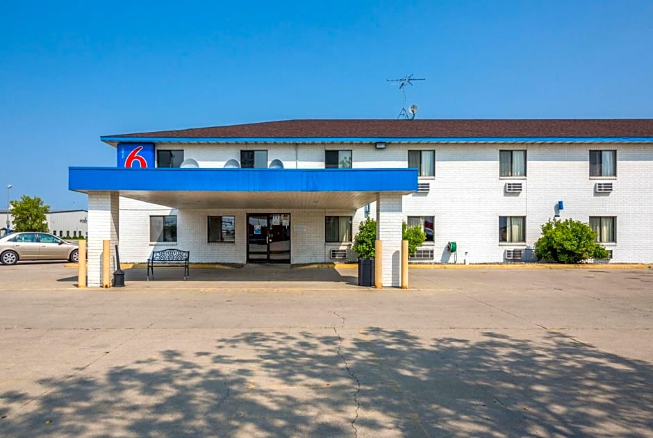 Motel 6-Fargo, ND - South