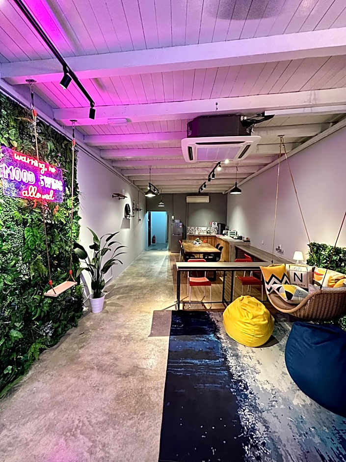 Swing & Pillows @ Beach Street