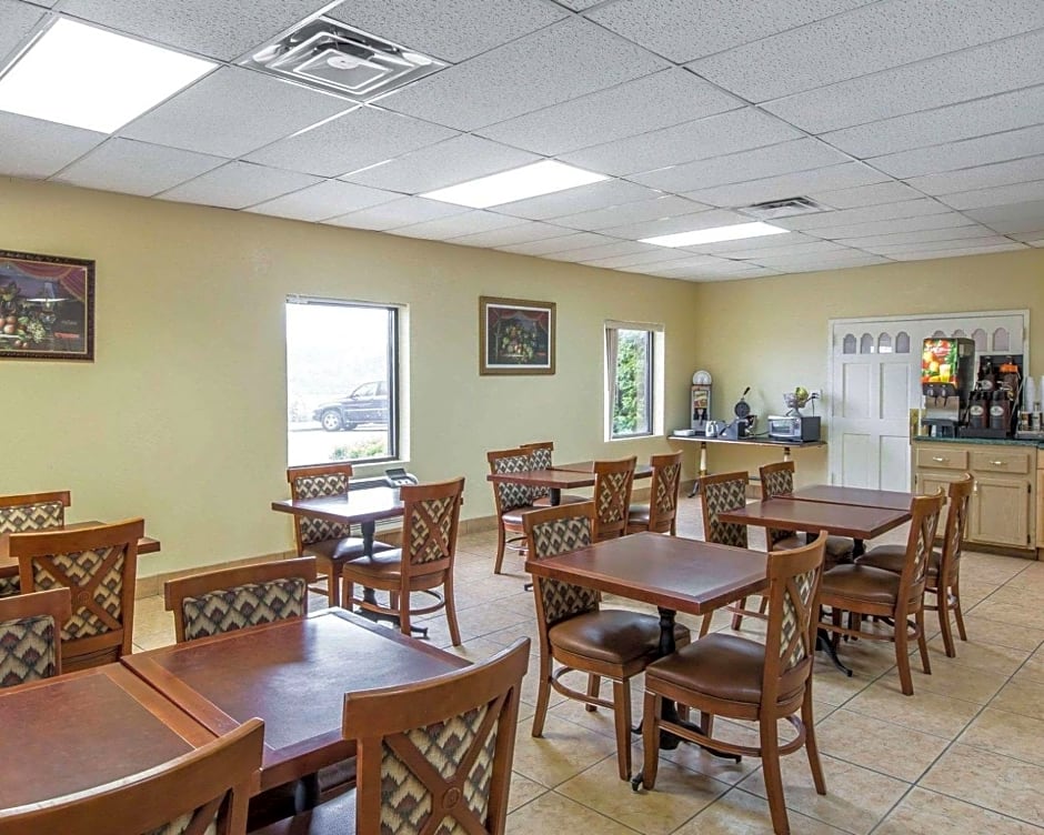 Econo Lodge Dalton West