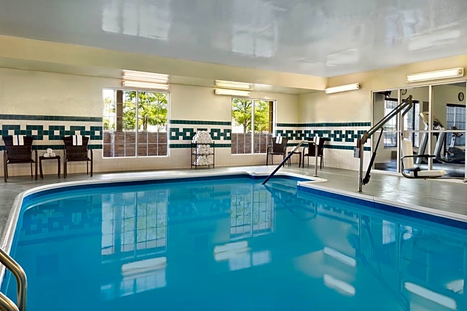 Country Inn & Suites by Radisson Romeoville - Bolingbrook