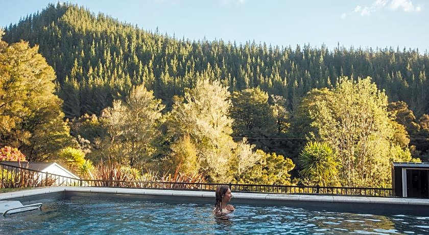 Maruia River Retreat