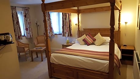 King Room with Four Poster Bed