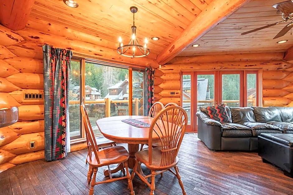 Snowridge Chalet by Outpost Whistler