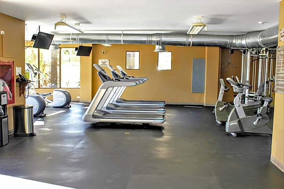 Bella Sirena 305-A - Elegant Oceanview Condo on Beachfront Resort