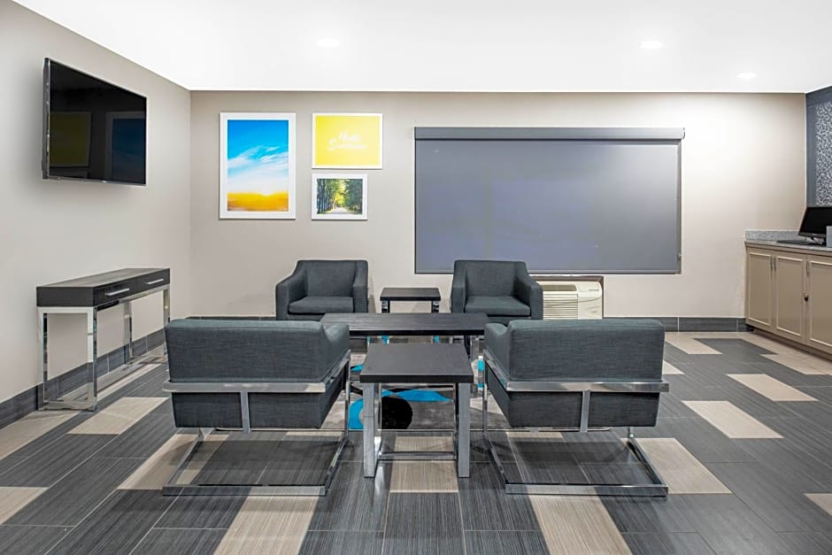 Days Inn by Wyndham Carthage