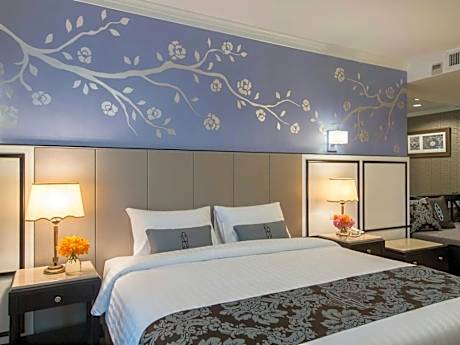 Grand Deluxe King Room