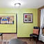 Econo Lodge Inn & Suites