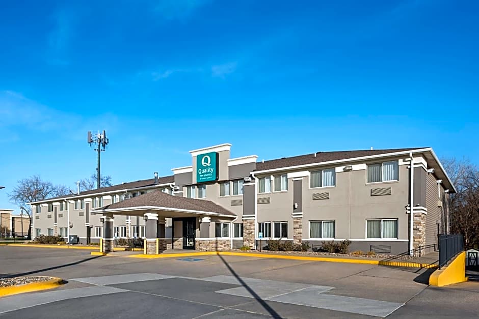 Quality Inn & Suites Des Moines Airport