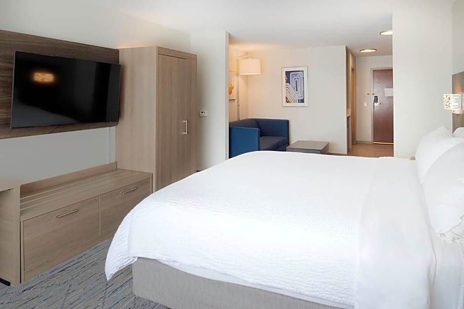 Holiday Inn Express Hotel & Suites Fort Atkinson By IHG