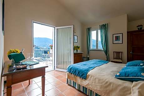 Double Room with Balcony and Sea View