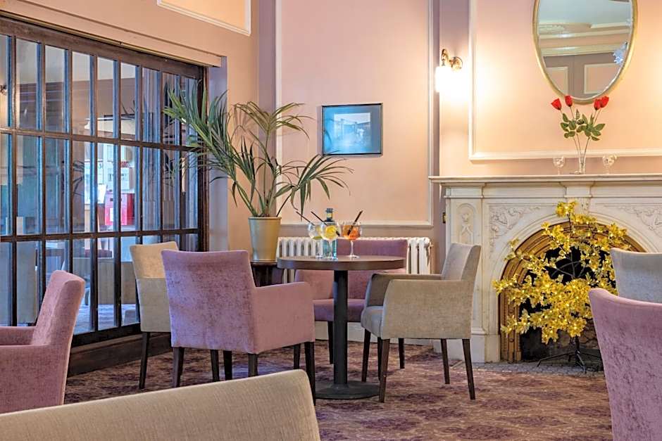 The Caledonian Island Hotel