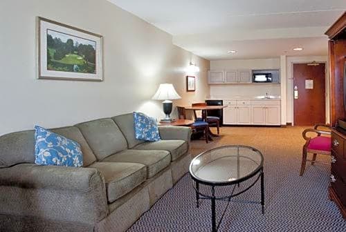 Holiday Inn Express & Suites Newport News