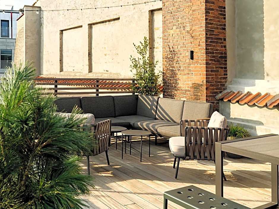 Apēron Apartment Hotel