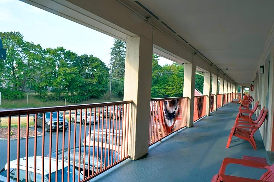 Knights Inn Oswego East