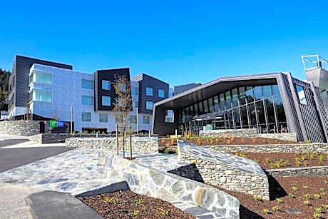 Holiday Inn Express And Suites Queenstown By IHG