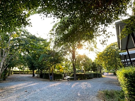 Baan Tonjaeng Resort