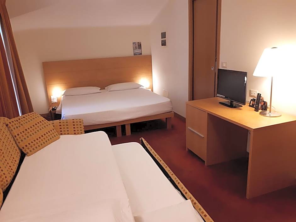 Accademia Hotel