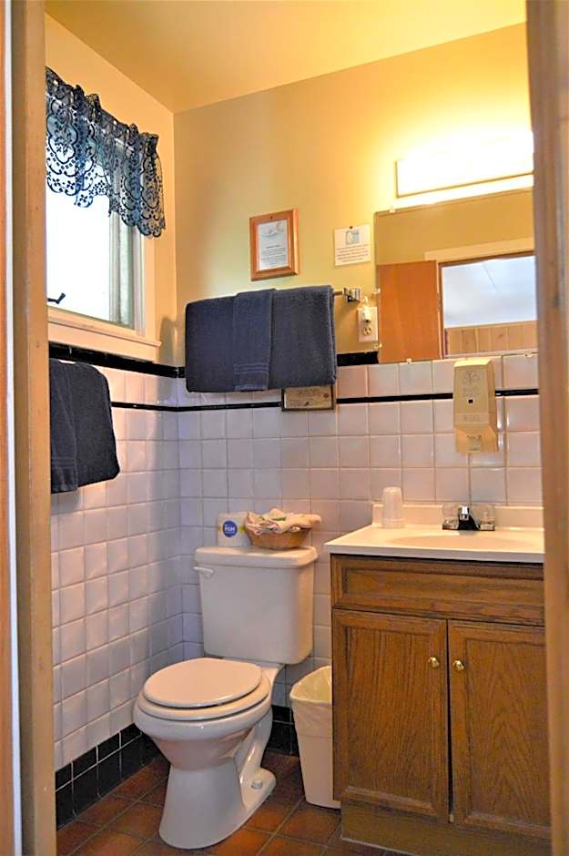 Baileys Sunset Motel