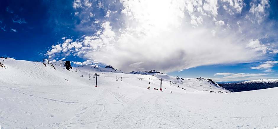 The Moorings Motel and Apartments