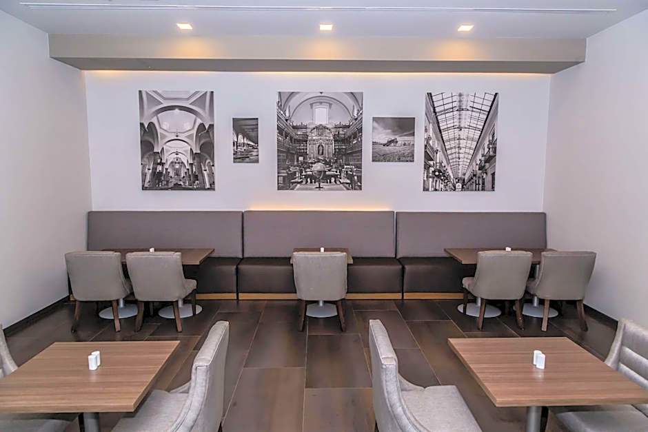 Hampton Inn & Suites By Hilton Puebla