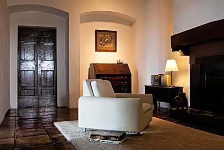 One-Bedroom Apartment with Terrace