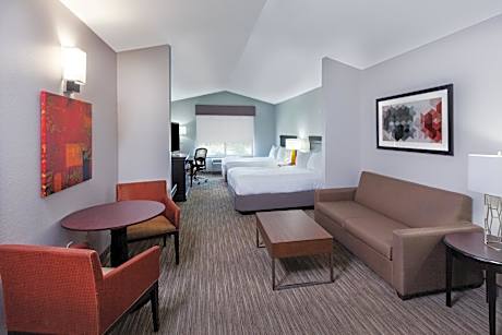 Suite with Two Queen Beds