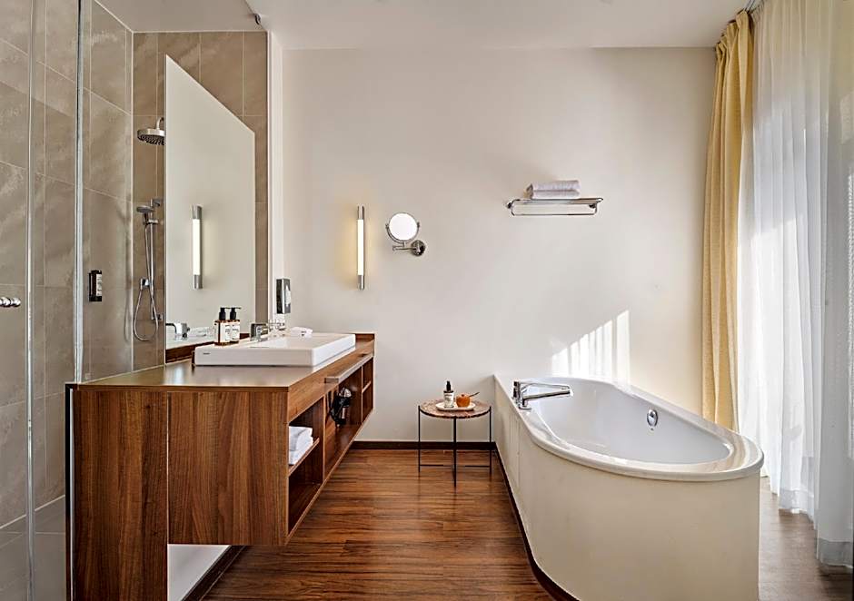 AMERON Berlin ABION Spreebogen Waterside