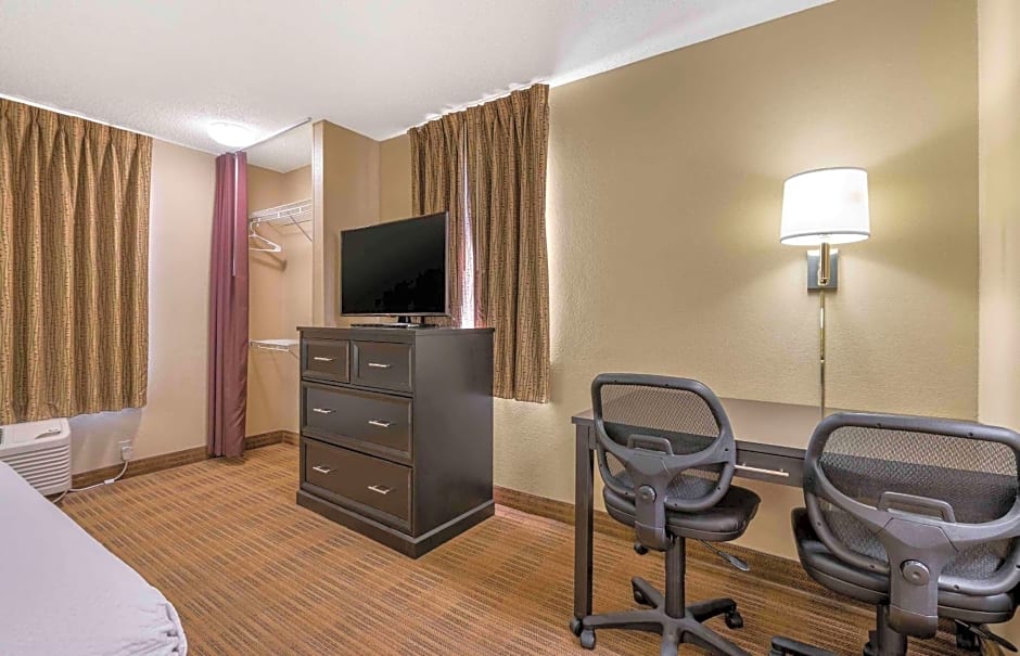 Extended Stay America Suites - Champaign - Urbana