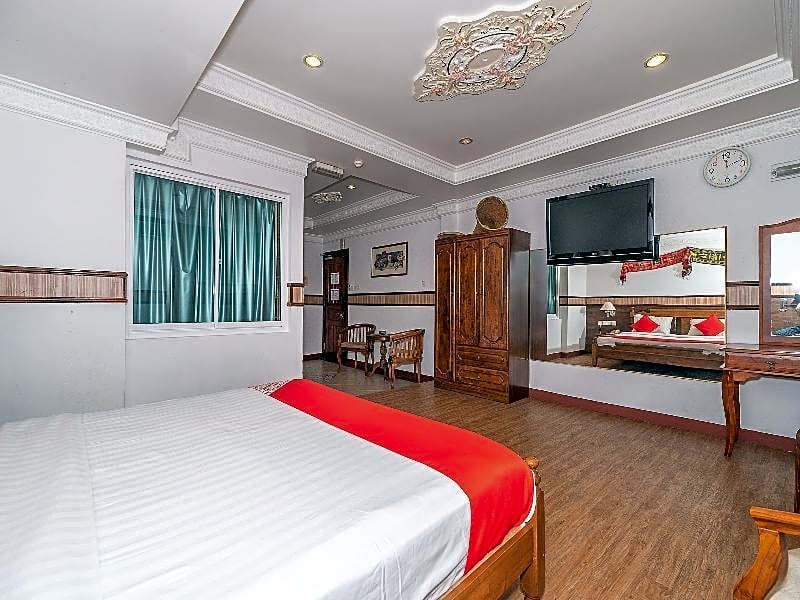 OYO 89864 Hotel Holiday Park