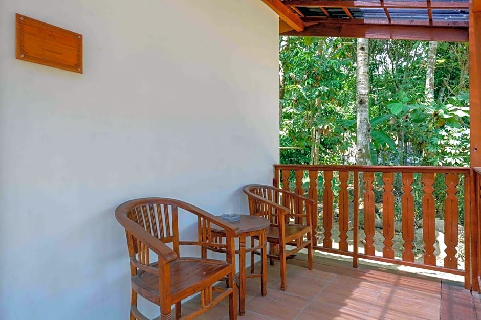 Roemah Beong Syariah at Desa Wisata Kembanglimus Mitra RedDoorz