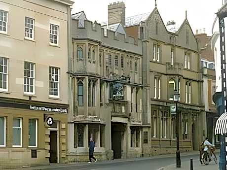 George & Pilgrims Hotel