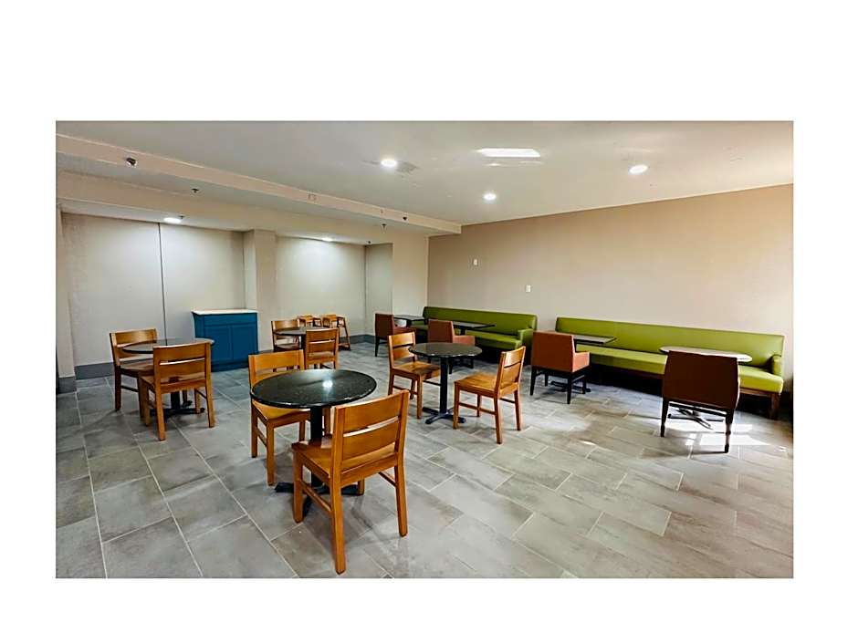 Country Inn & Suites by Radisson, Canton near Hall of Fame