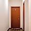 La Lola Hotel & Suites
