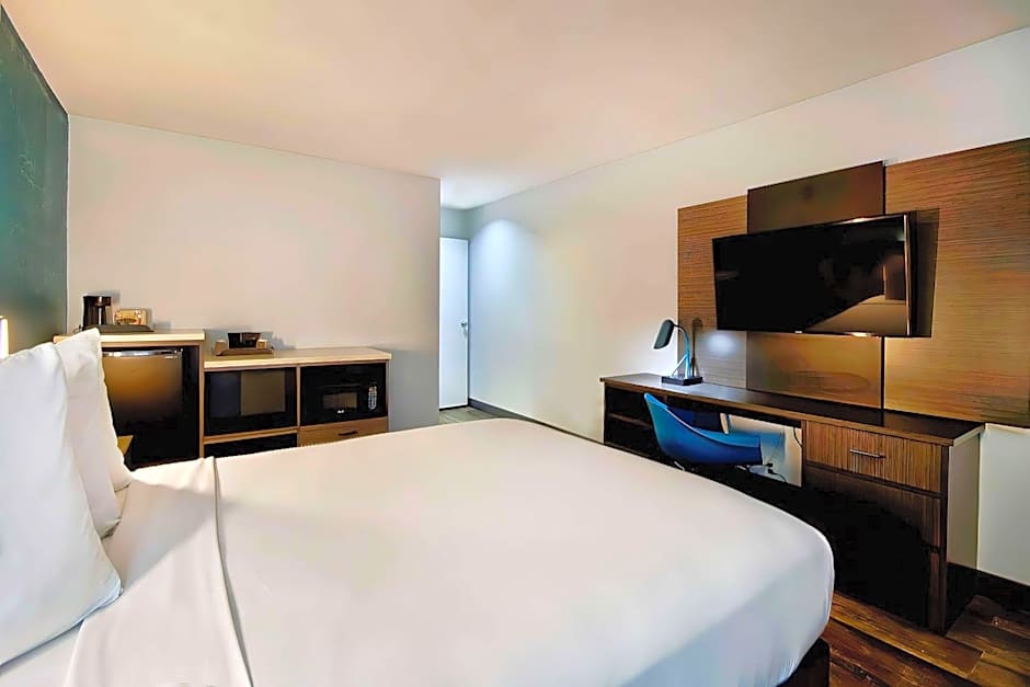 Studio 6 Suites Lawndale, CA South Bay