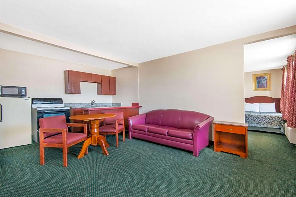Sky-Palace Inn & Suites Wichita East