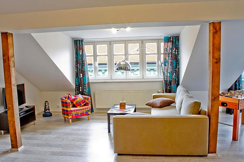 Royal Court Legerova