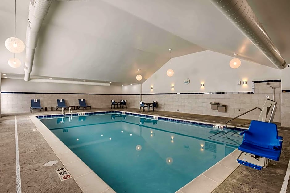 Comfort Inn & Suites
